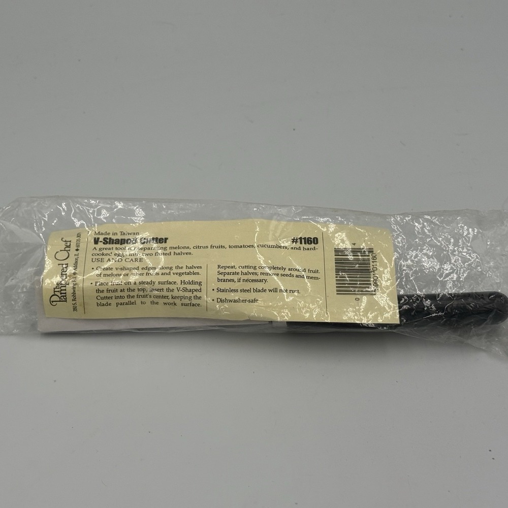 Pampered Chef V Shaped Cutter #1160 Sealed New In Original Packaging